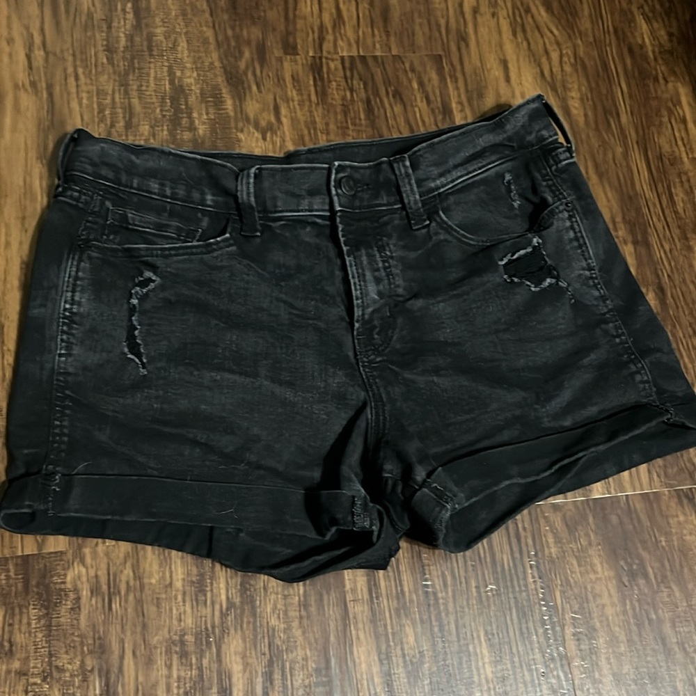 Old Navy. Black. Distressed shorts. Size 10